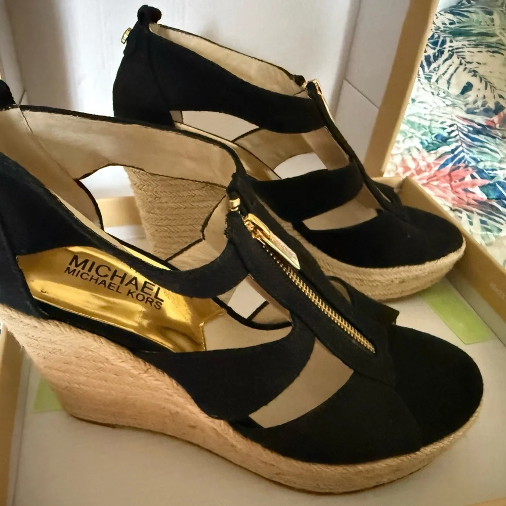 Michael Kors Black and Gold “Damita” Wedge Sandals size 7